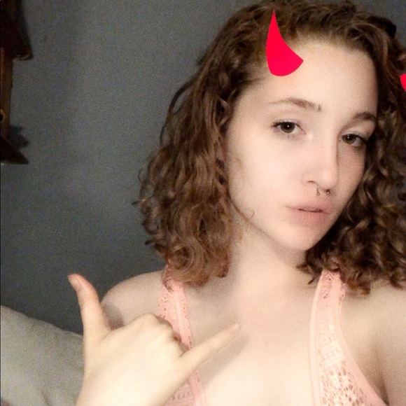 Meet your Posher, Abbi - Picture 3 of 3